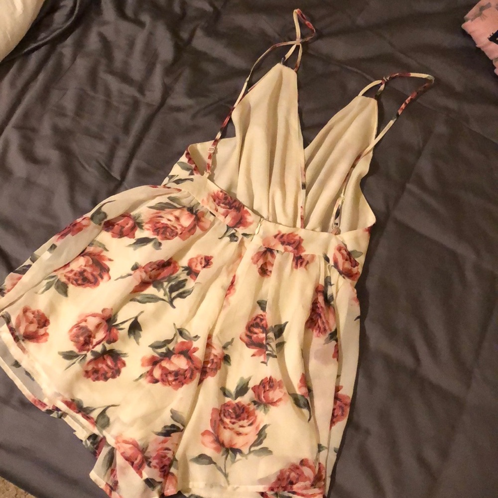 Romper - Picture 2 of 3